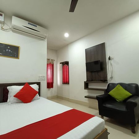 Hotel Executive Inn Hailakandi ภายนอก รูปภาพ