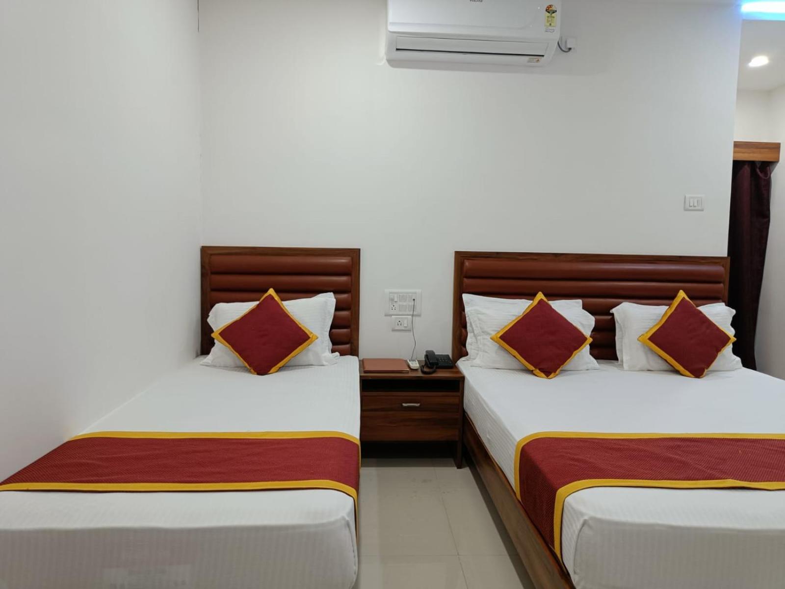 Hotel Executive Inn Hailakandi ภายนอก รูปภาพ