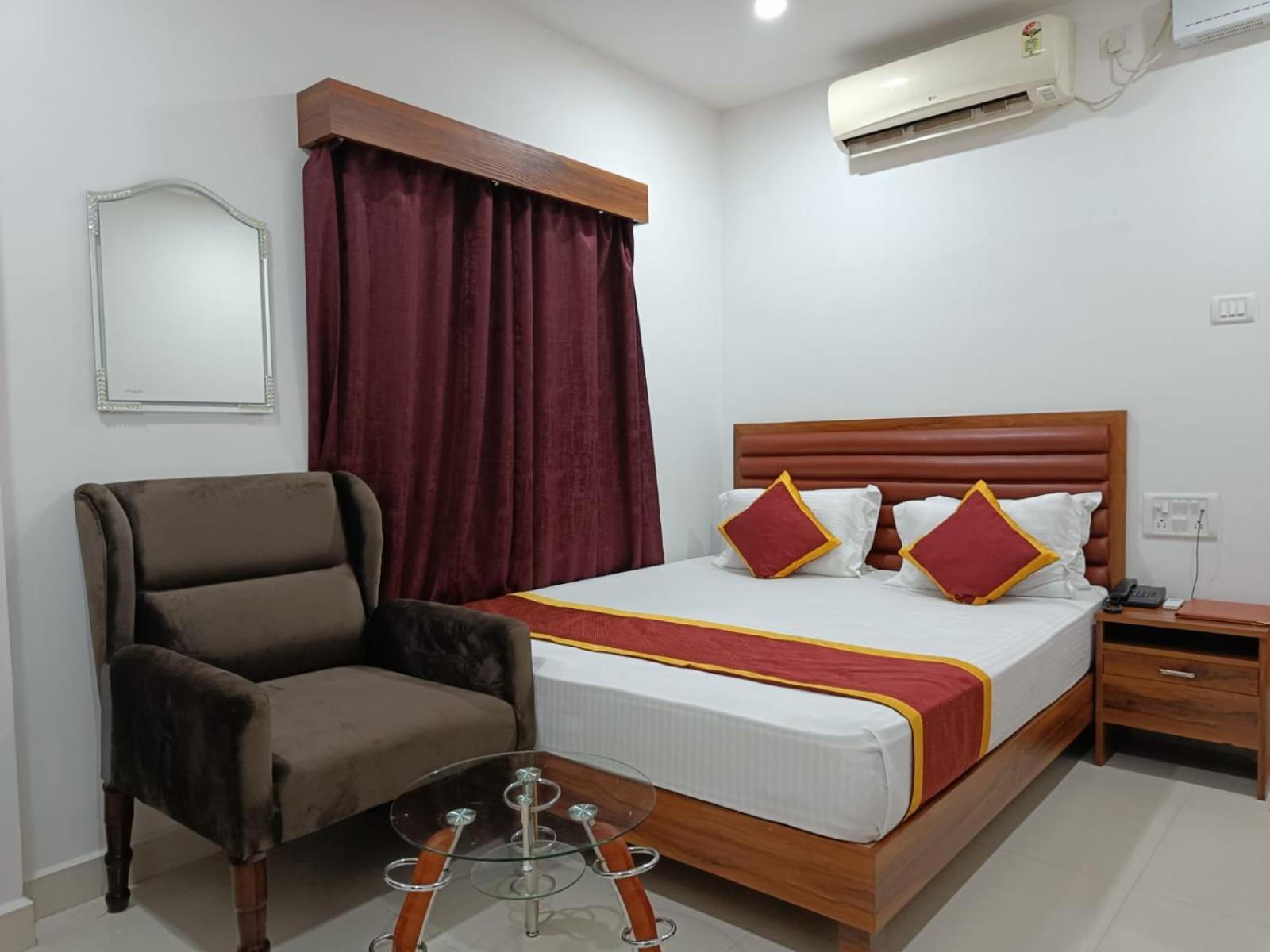 Hotel Executive Inn Hailakandi ภายนอก รูปภาพ