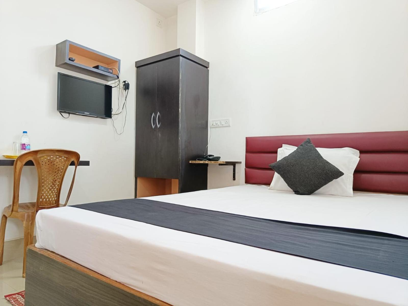 Hotel Executive Inn Hailakandi ภายนอก รูปภาพ
